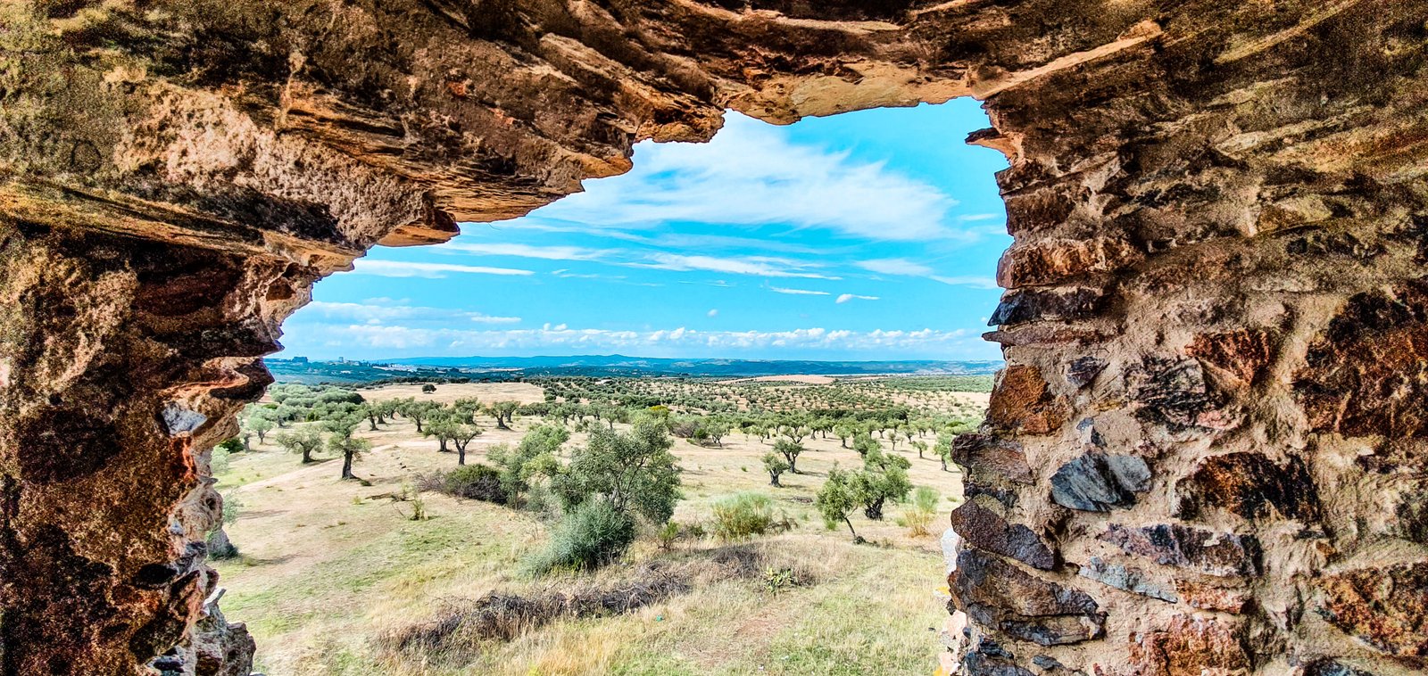 Fase 1: Grupo desfrutando de refeição ao ar livre na comunidade
